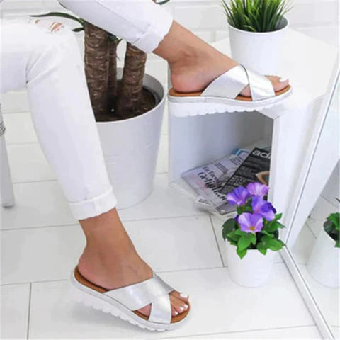Comfortabele metallic slippers - Elise