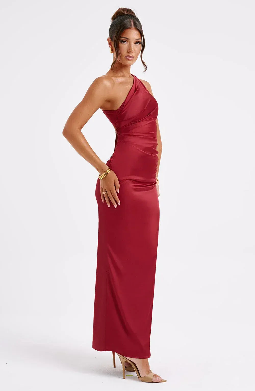 Elegante asymmetrische satijnen maxi jurk – Valentina