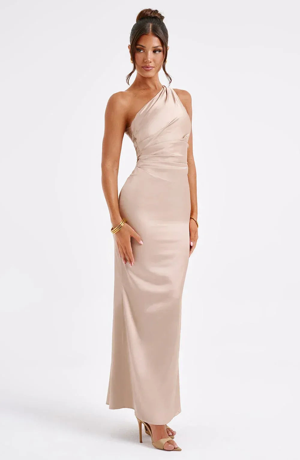 Elegante asymmetrische satijnen maxi jurk – Valentina