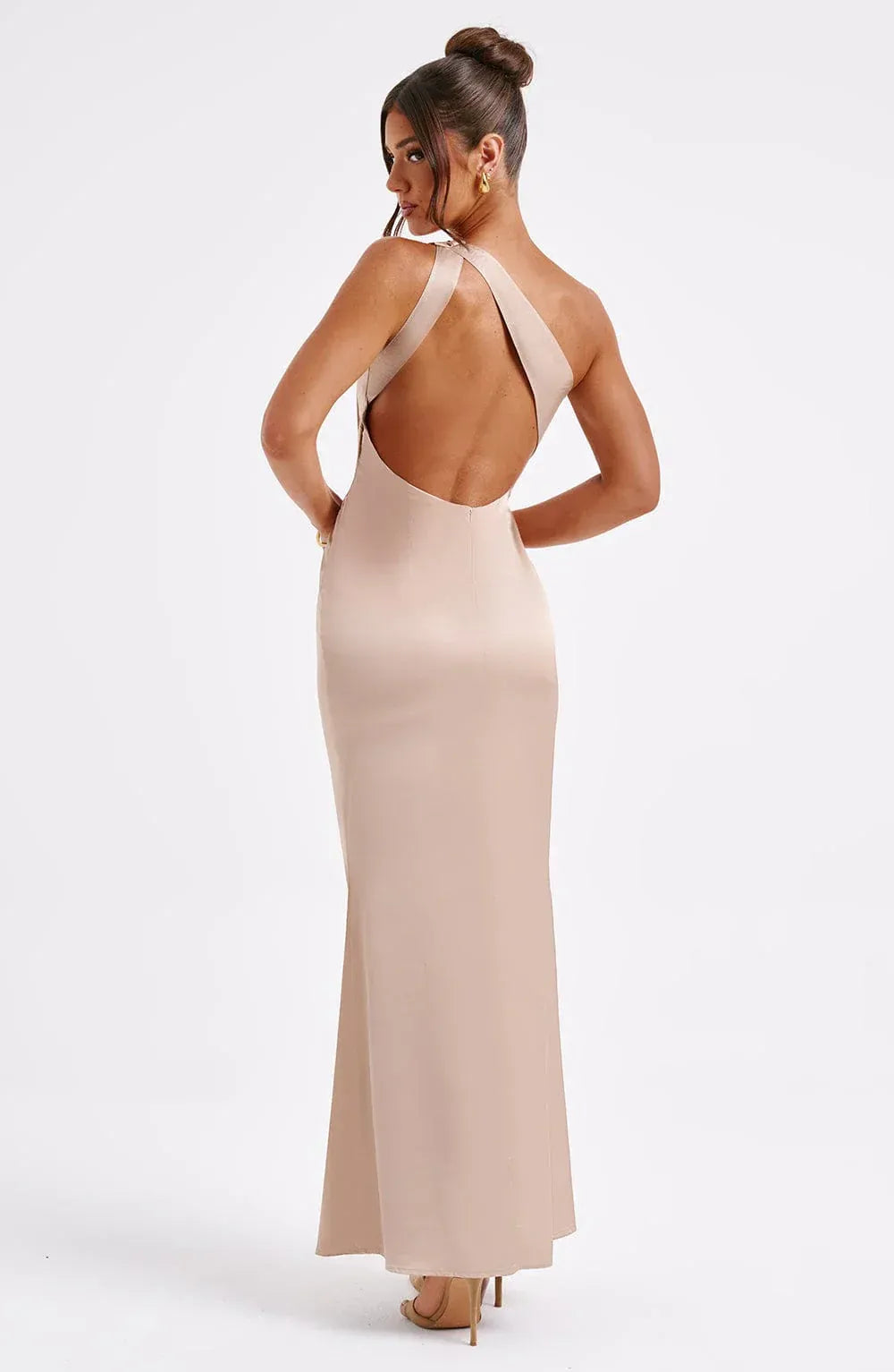 Elegante asymmetrische satijnen maxi jurk – Valentina