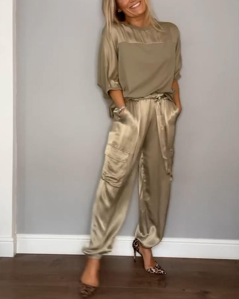 Satijnen dames set met cargobroek en loose top – Inge