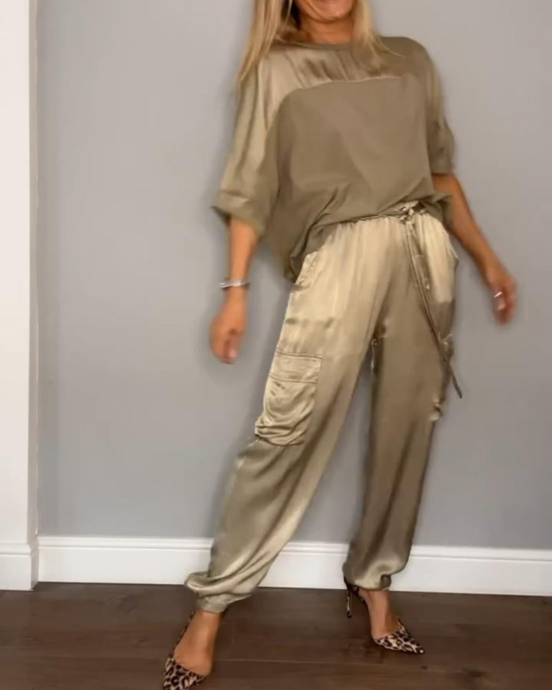 Satijnen dames set met cargobroek en loose top – Inge