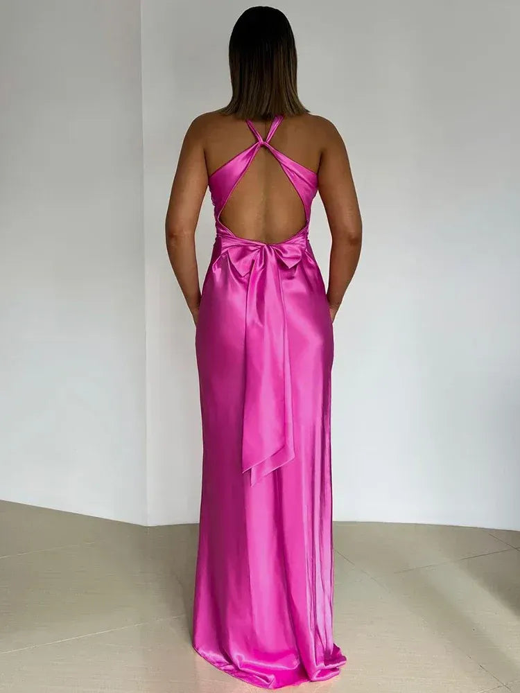 Satijnen halter maxi jurk met twistdetail – Isalyn
