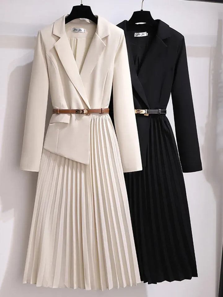 Stijlvolle midi jurk met geplisseerde rok en elegante blazerlook